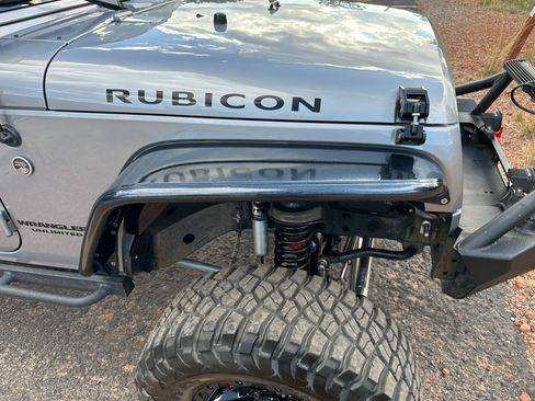 Used 2013 Jeep Wrangler Unlimited Rubicon w/ Connectivity Group AWD/4WD image 30