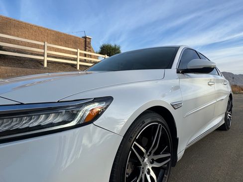 Used 2021 Honda Accord Touring image 2