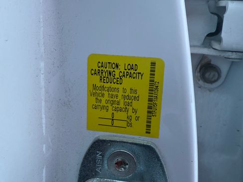 Used 2010 Toyota Tundra 4x4 Double Cab image 2