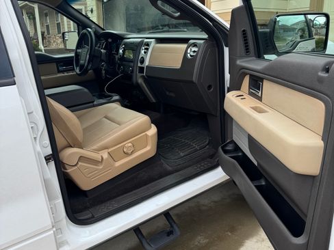 Used 2014 Ford F150 XLT w/ Equipment Group 302A Luxury AWD/4WD image 9