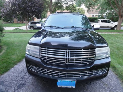 Used 2010 Lincoln Navigator 4WD image 5