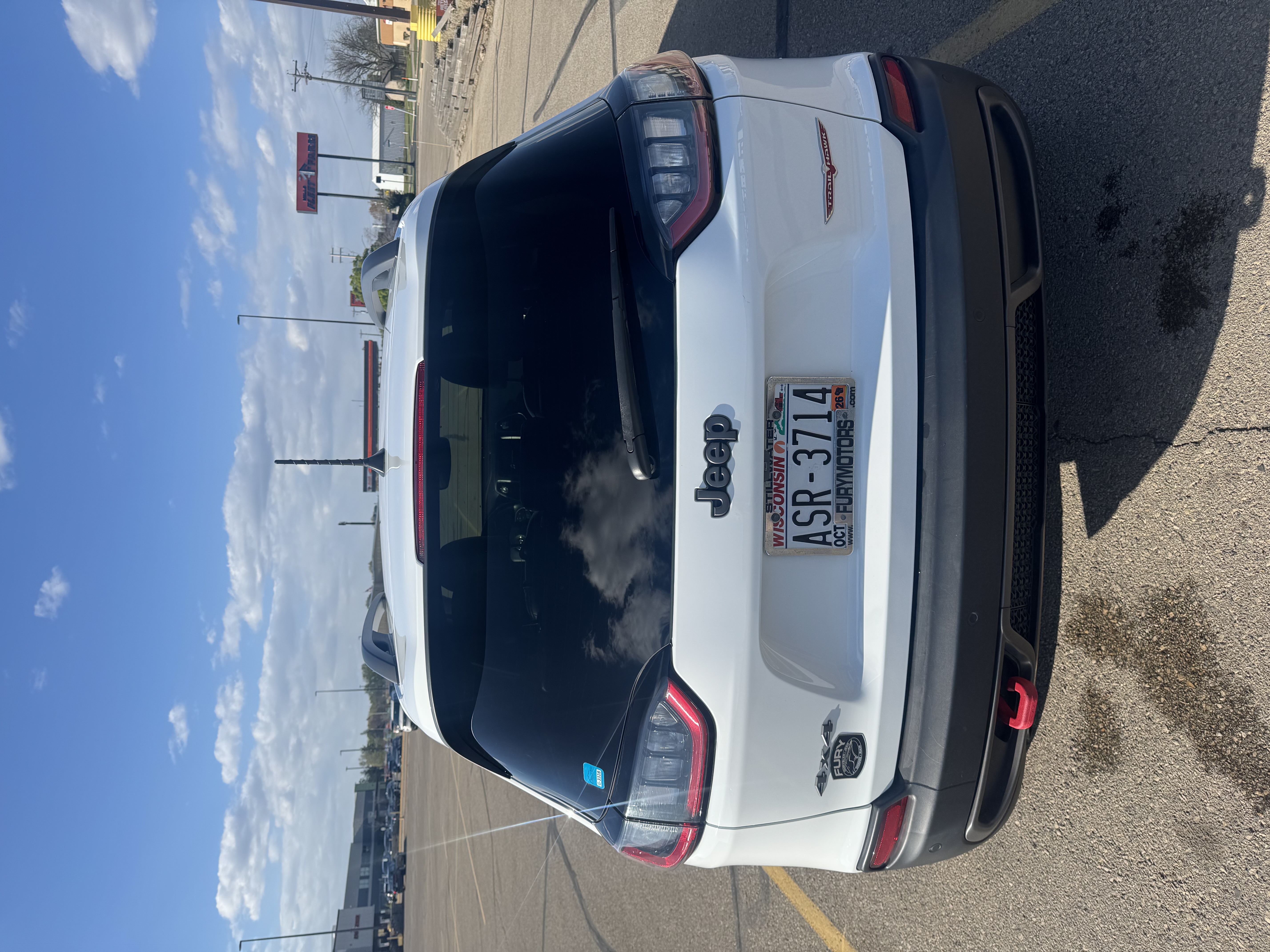Used 2019 Jeep Cherokee Trailhawk w/ Cold Weather Group AWD/4WD image 8