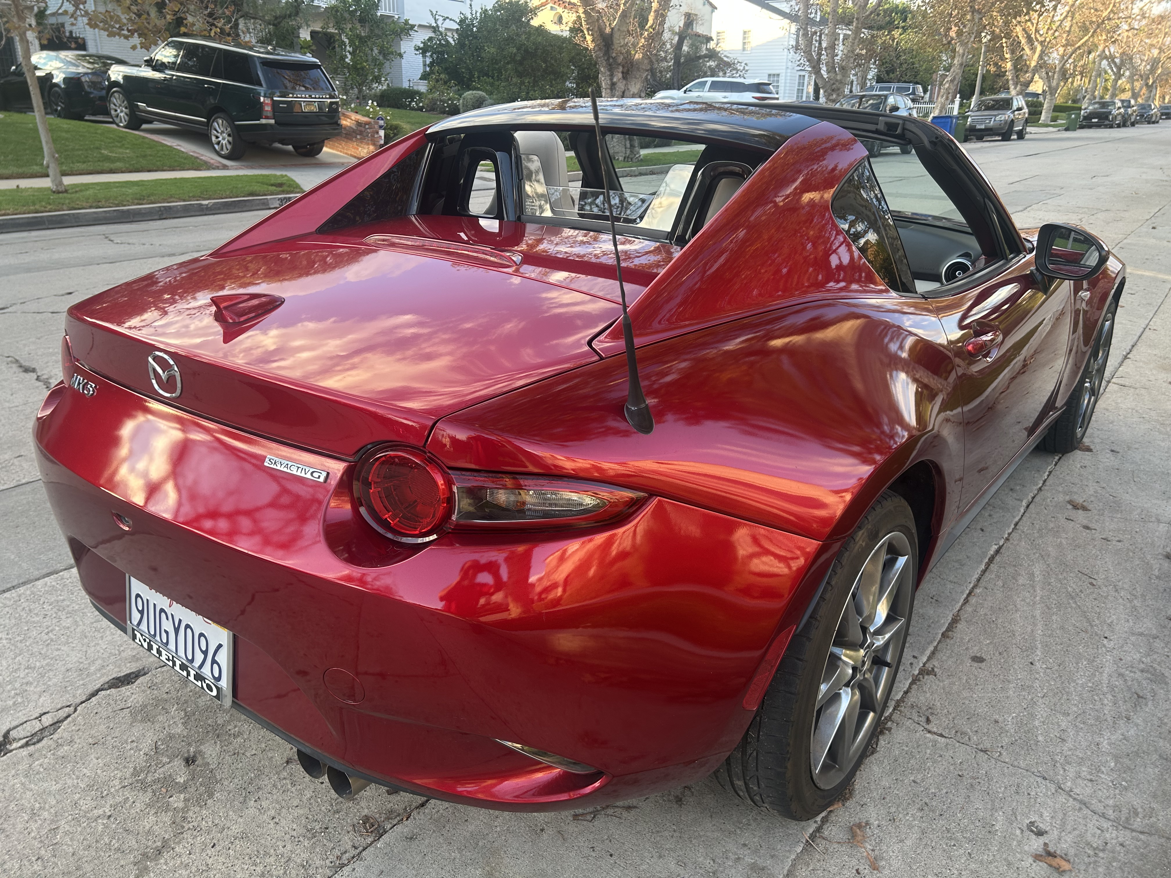 Used 2021 MAZDA MX-5 Miata RF Grand Touring RWD image 4