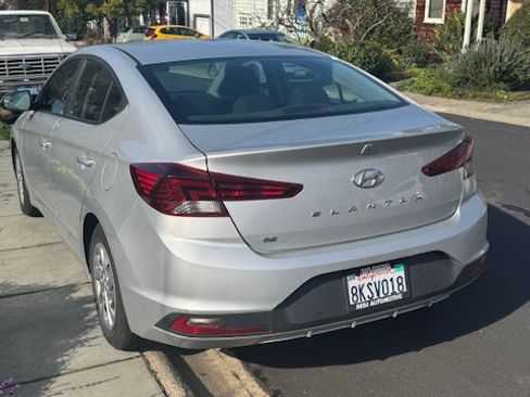 Used 2019 Hyundai Elantra SE w/ Cargo Package image 2