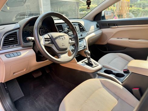Used 2017 Hyundai Elantra SE FWD image 6