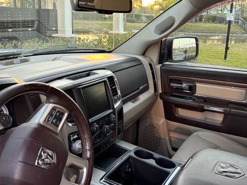 Used 2014 RAM 1500 Laramie w/ Convenience Group image 13