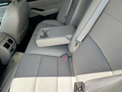 Used 2022 Nissan Altima 2.5 SL FWD image 13