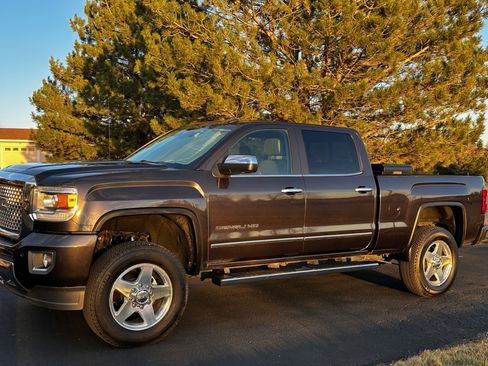 Used 2015 GMC Sierra 2500 Denali w/ Duramax Plus Package image 1