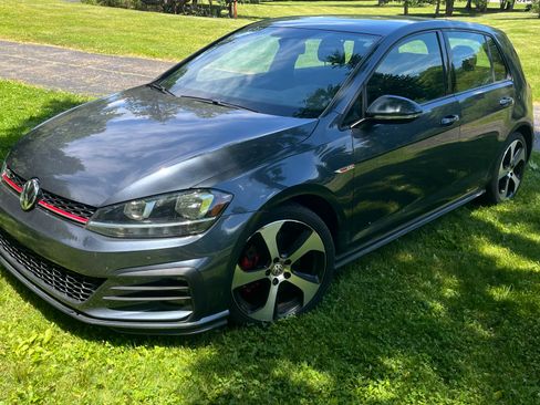 Used 2018 Volkswagen GTI S FWD image 1