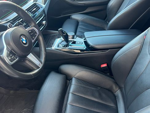 Used 2019 BMW 530i w/ M Sport Package image 10