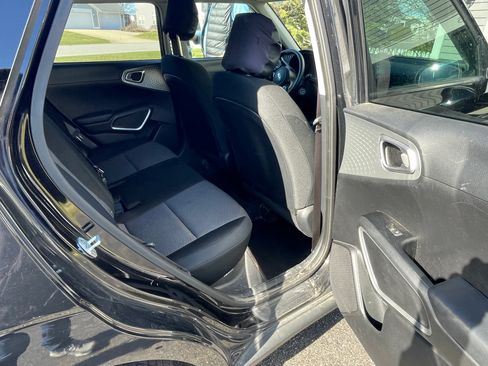 Used 2020 Kia Soul LX image 10