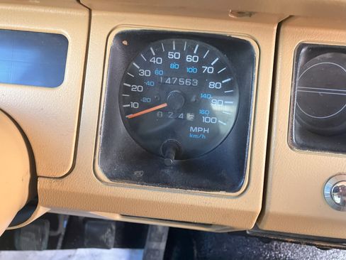 Used 1994 Jeep Wrangler SE image 10