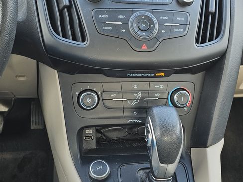 Used 2017 Ford Focus SE image 11