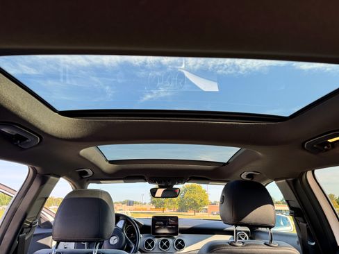 Used 2019 Mercedes-Benz GLA 250 4MATIC image 9