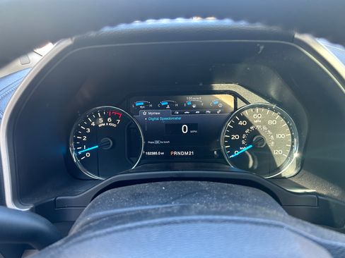 Used 2015 Ford F150 Lariat image 12