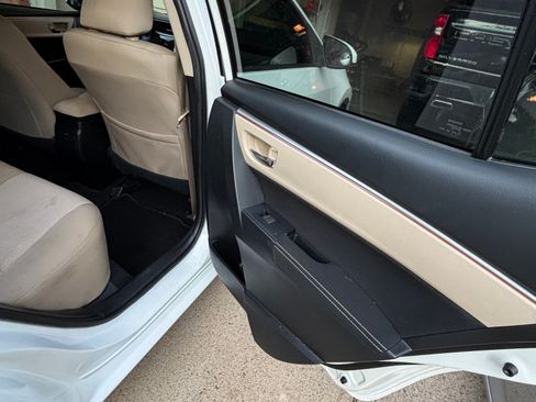 Used 2014 Toyota Corolla LE FWD image 21