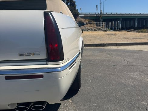 Used 2002 Cadillac Eldorado ESC w/ Preffered Equipment Group image 4