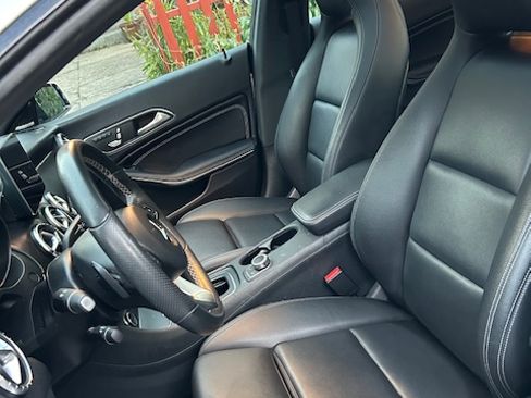 Used 2018 Mercedes-Benz CLA 250 4MATIC image 10