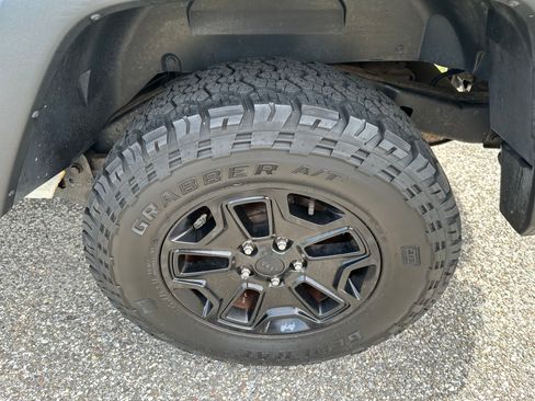 Used 2014 Jeep Wrangler Unlimited Sport w/ Quick Order Package 23S AWD/4WD image 11