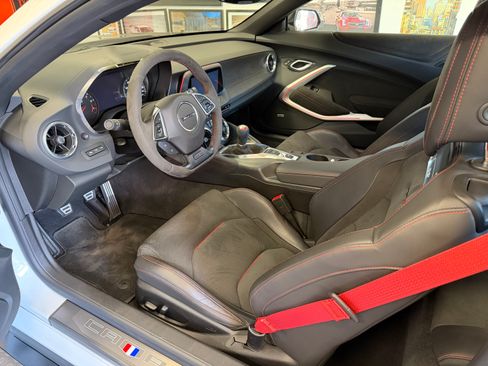 Used 2018 Chevrolet Camaro ZL1 image 5