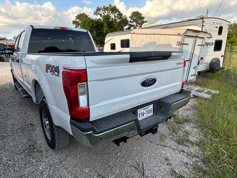 Used 2019 Ford F250 XL w/ Power Equipment Group AWD/4WD image 5