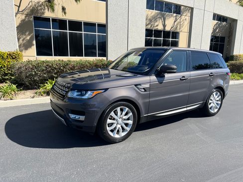Used 2016 Land Rover Range Rover Sport HSE image 2