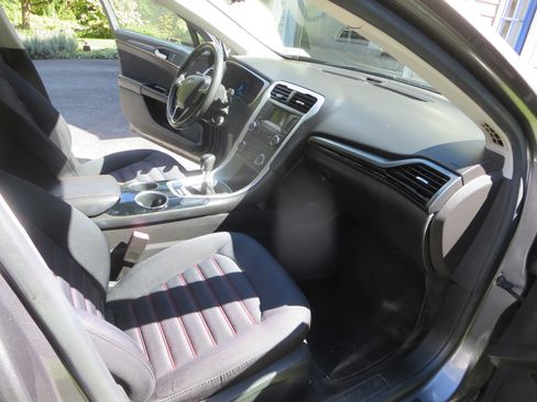 Used 2013 Ford Fusion SE FWD image 6