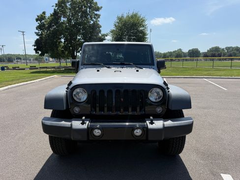 Used 2016 Jeep Wrangler Sport AWD/4WD image 2