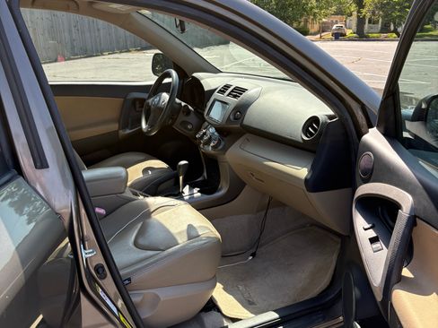 Used 2010 Toyota RAV4 2WD image 17