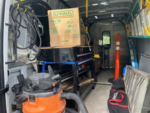 Used 2014 Freightliner Sprinter 2500 image 15