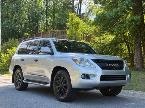 Used 2008 Lexus LX 570 4WD w/ Technology Pkg image 1