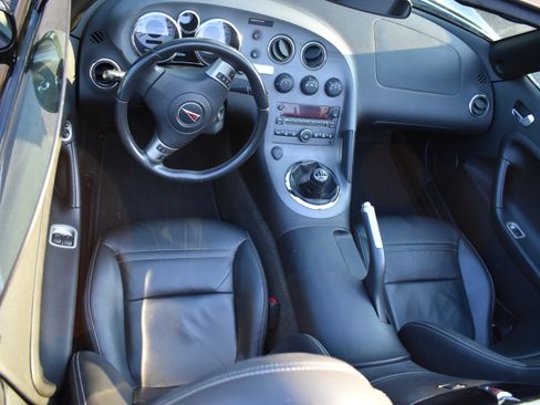 Used 2006 Pontiac Solstice Convertible w/ Premium Package image 11