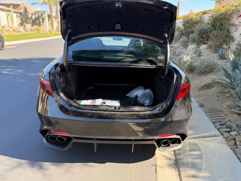 Used 2017 Alfa Romeo Giulia Quadrifoglio image 18