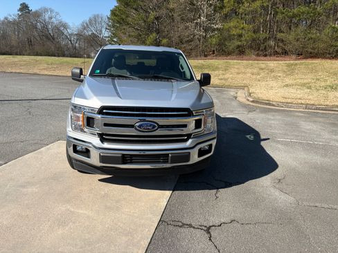 Used 2018 Ford F150 XLT image 4