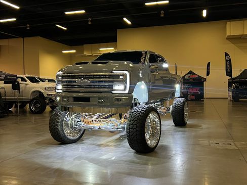 Used 2024 Ford F250 Limited w/ FX4 Off-Road Package image 11