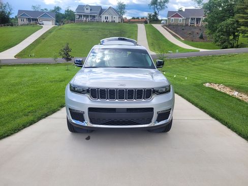 Used 2021 Jeep Grand Cherokee L Limited w/ Trailer Tow Group (B) image 6