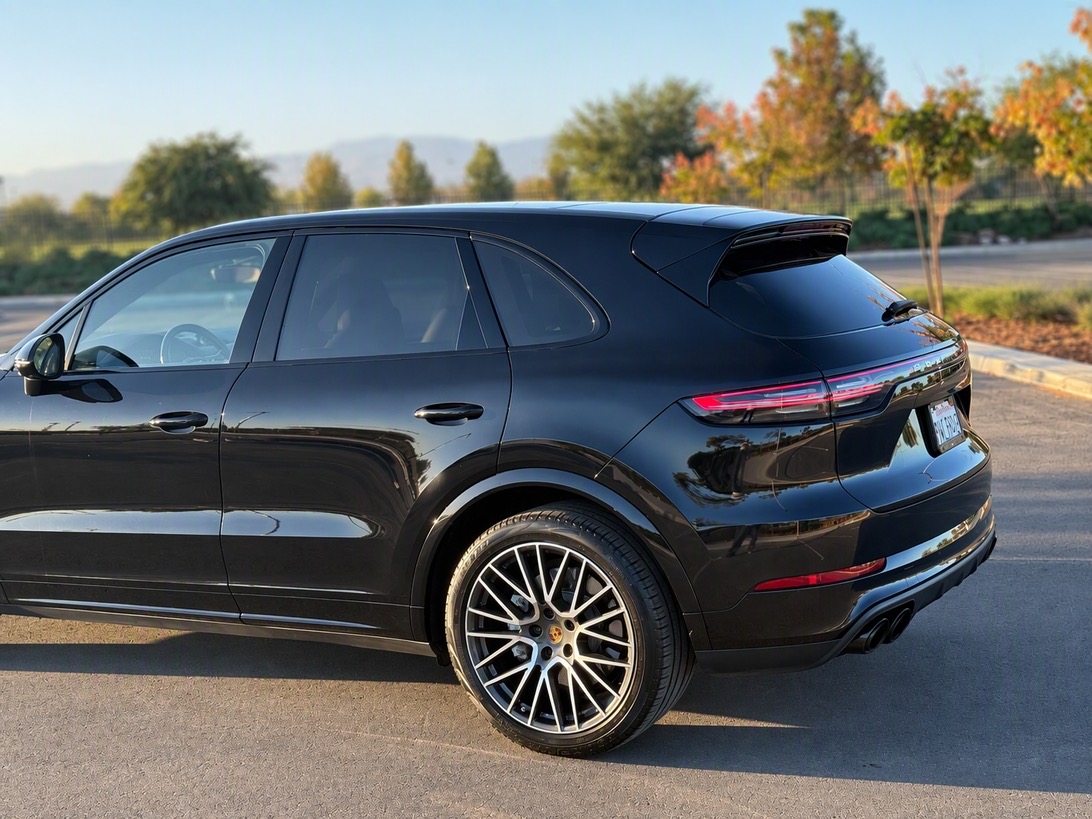 Used 2019 Porsche Cayenne Turbo AWD/4WD image 5