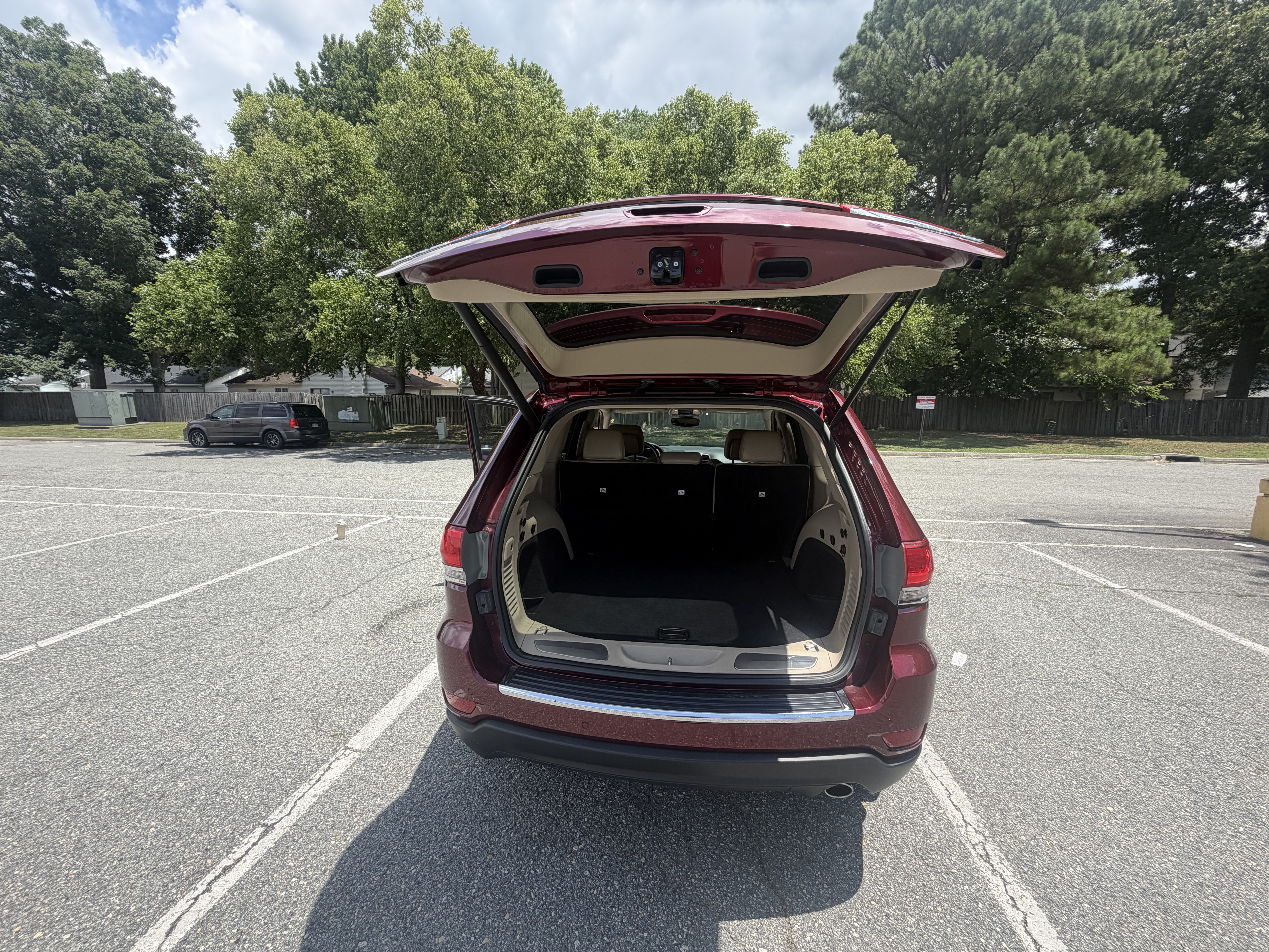 Used 2018 Jeep Grand Cherokee Limited AWD/4WD image 12