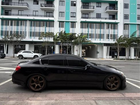 Used 2011 INFINITI G37 37x Sedan 4D w/ Premium Pkg image 5