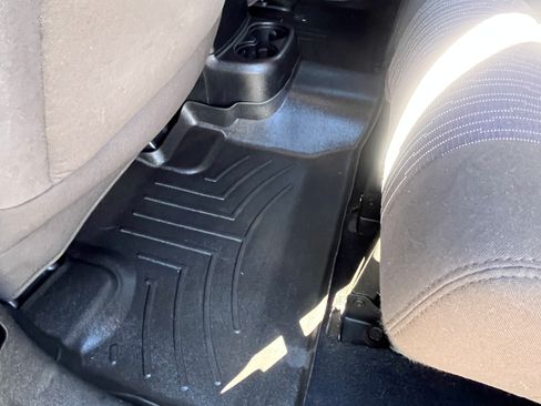 Used 2011 Jeep Wrangler Unlimited Sport image 2