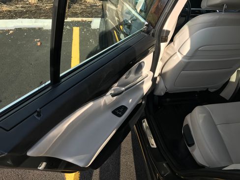 Used 2014 BMW 550i Gran Turismo xDrive image 5