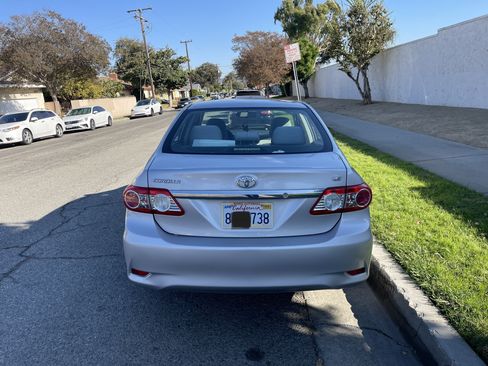 Used 2011 Toyota Corolla LE image 4