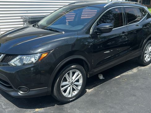 Used 2019 Nissan Rogue Sport SV FWD image 1