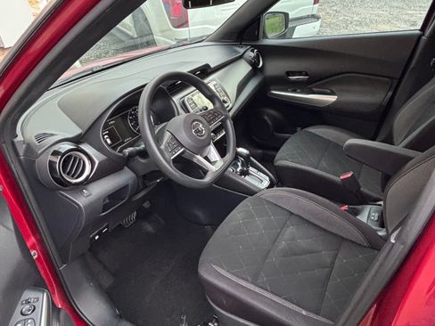 Used 2019 Nissan Kicks SV w/ Exterior Electronics Package image 16