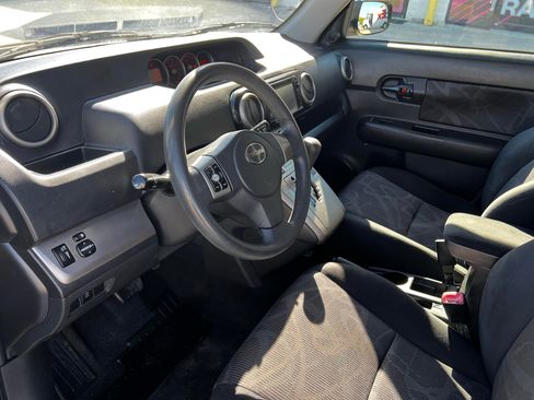 Used 2014 Scion xB image 17