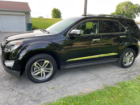 Used 2016 Chevrolet Equinox LTZ w/ Enhanced Convenience Package AWD/4WD image 2