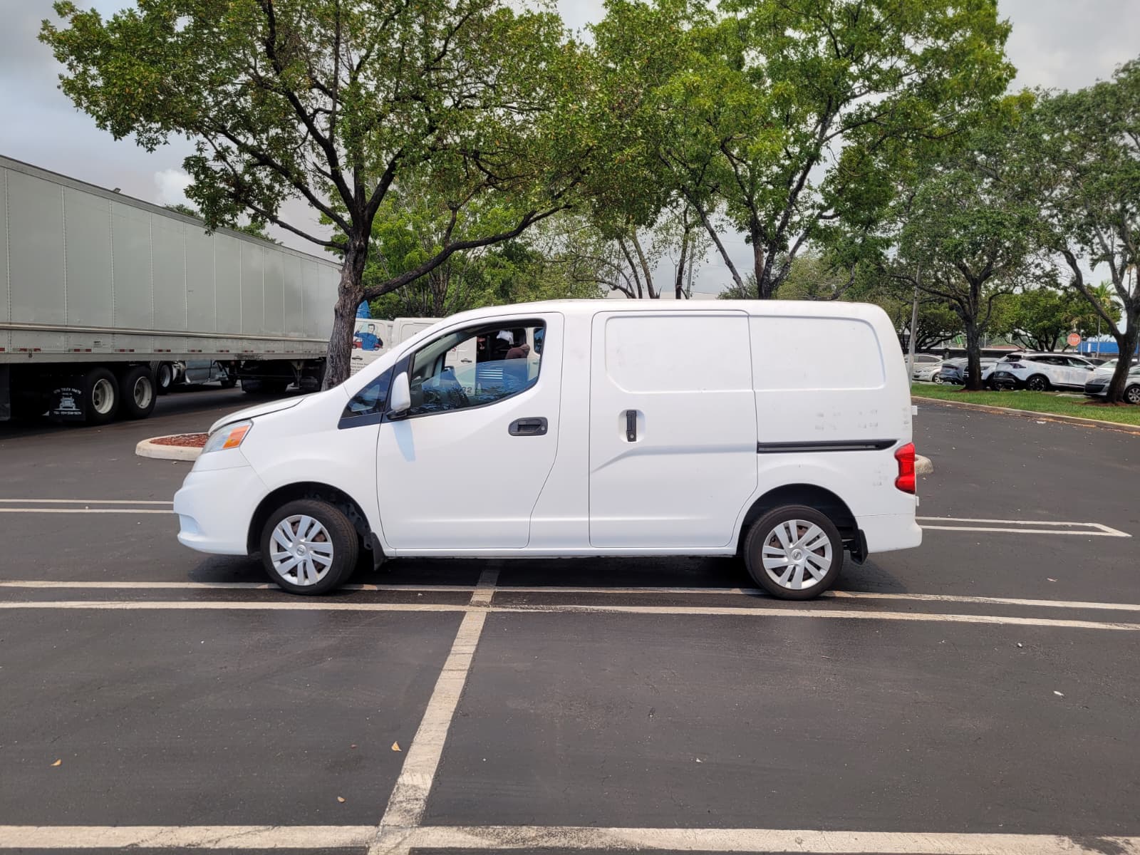 Used 2015 Nissan NV200 SV w/ Technology Package FWD image 10