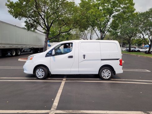 Used 2015 Nissan NV200 SV w/ Technology Package FWD image 10