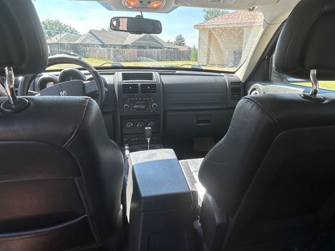 Used 2011 Dodge Nitro Heat image 10