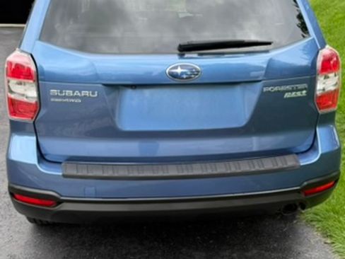 Used 2015 Subaru Forester 2.5i Premium w/ All-Weather Package AWD/4WD image 4